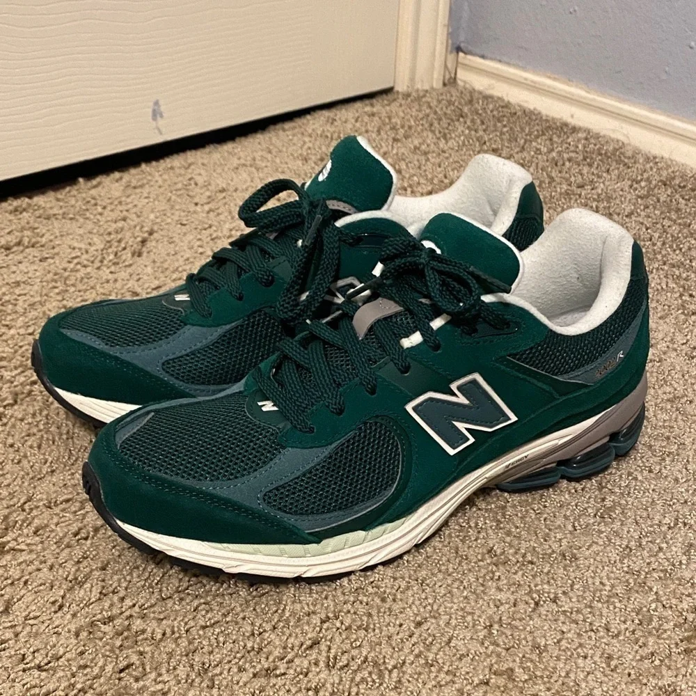 New Balance Men's Dark Green Sneakers vintage